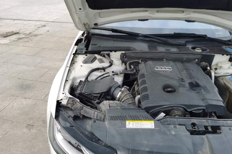 Used Audi A4L 2013 35 TFSI Automatic Comfort Model Engine Bay Right