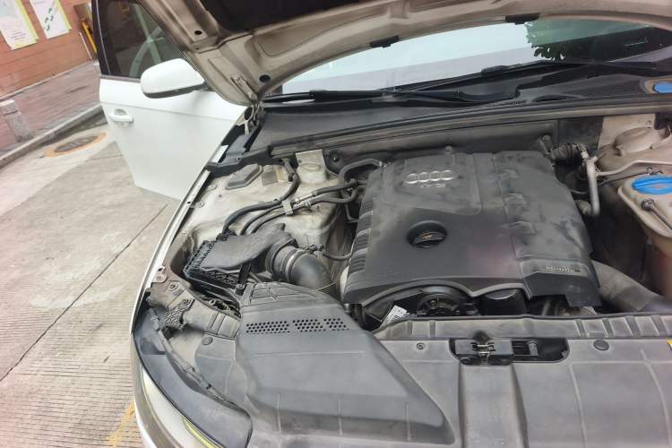 Used Audi A4L 2013 35 TFSI Automatic Standard Model Engine Bay Right