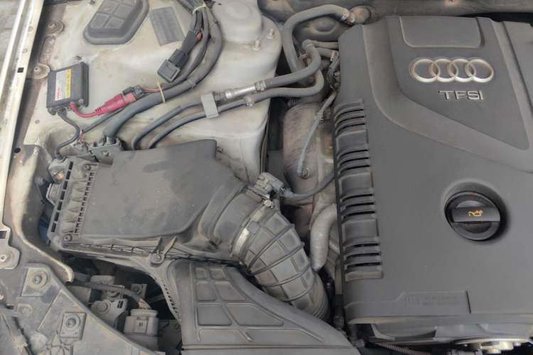 Used Audi A4L 2013 30 TFSI Automatic Comfort Model Engine Bay Right