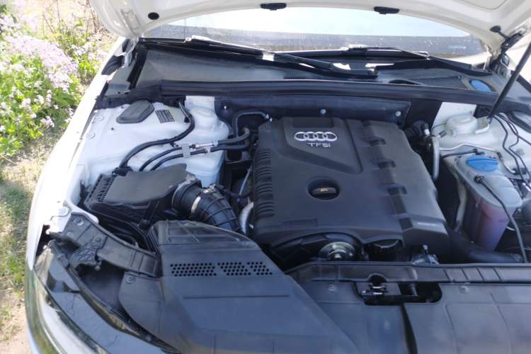 Used Audi A4L 2013 35 TFSI Automatic Standard Model Engine Bay Right