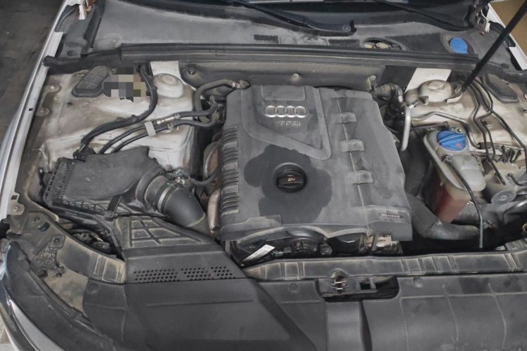 Used Audi A4L 2013 35 TFSI Automatic Comfort Model Engine Bay Right