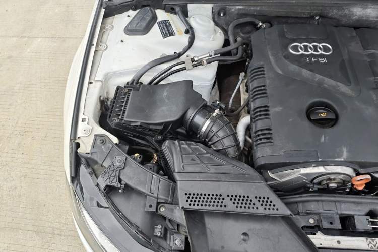 Used Audi A4L 2013 35 TFSI Automatic Comfort Model Engine Bay Right