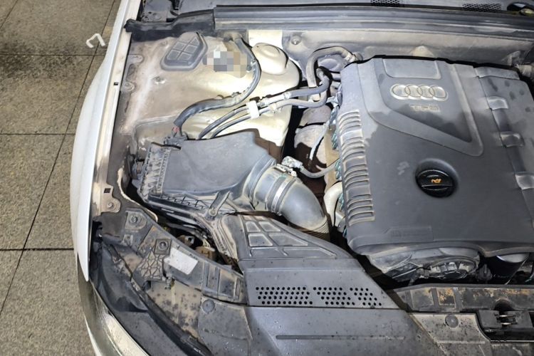 Used Audi A4L 2013 35 TFSI Automatic Standard Model Engine Bay Right