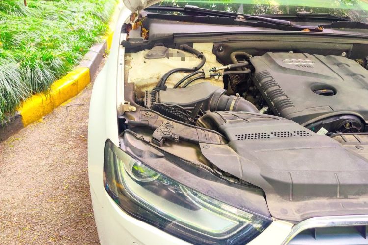 Used Audi A4L 2013 35 TFSI Automatic Standard Model Engine Bay Right