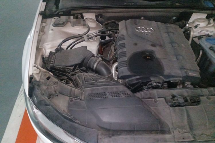 Used Audi A4L 2013 35 TFSI Automatic Comfort Model Engine Bay Right