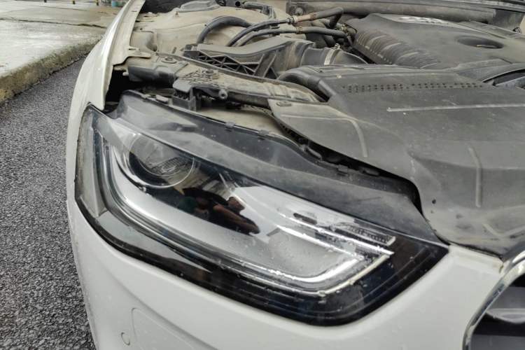 Used Audi A4L 2013 35 TFSI Automatic Comfort Model Engine Bay Right