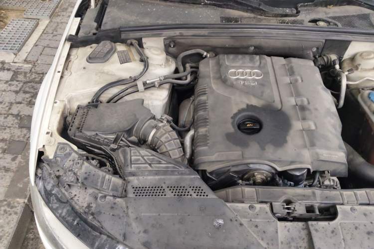 Used Audi A4L 2013 35 TFSI Automatic Comfort Model Engine Bay Right