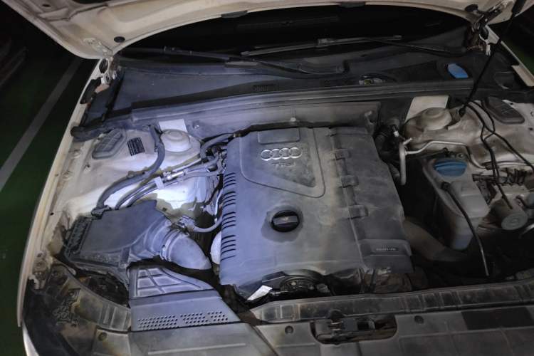 Used Audi A4L 2013 35 TFSI Automatic Standard Model Engine Bay Right