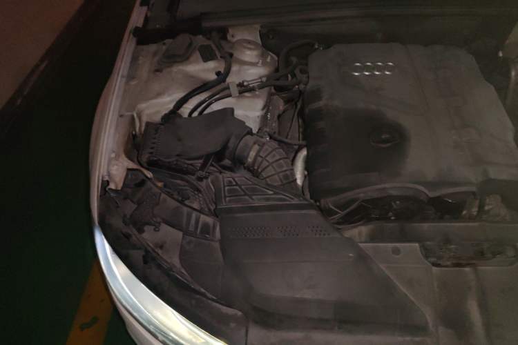 Used Audi A4L 2013 35 TFSI Automatic Standard Model Engine Bay Right