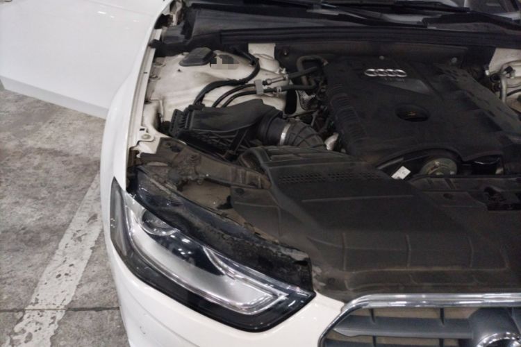 Used Audi A4L 2013 35 TFSI Automatic Standard Model Engine Bay Right