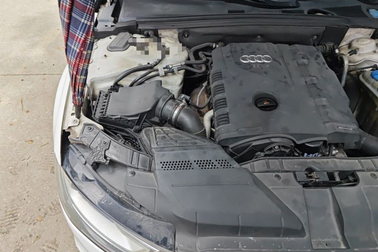 Used Audi A4L 2013 35 TFSI Automatic Comfort Model Engine Bay Right