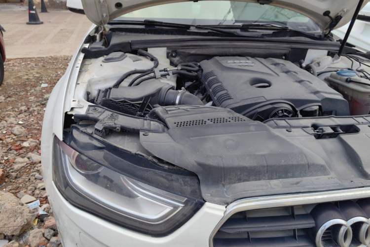 Used Audi A4L 2013 35 TFSI Automatic Comfort Model Engine Bay Right