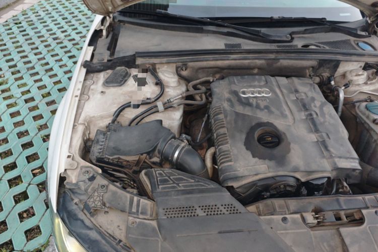 Used Audi A4L 2013 35 TFSI Automatic Technology Edition Engine Bay Right