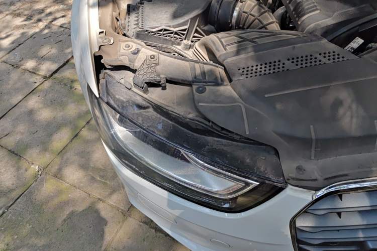 Used Audi A4L 2013 35 TFSI Automatic Standard Model Engine Bay Right