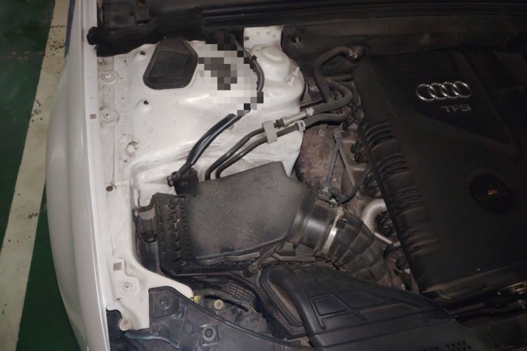 Used Audi A4L 2013 40 TFSI quattro Sport version Engine Bay Right