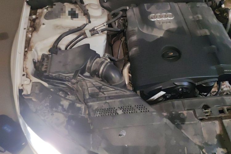 Used Audi A4L 2013 35 TFSI Automatic Standard Model Engine Bay Right