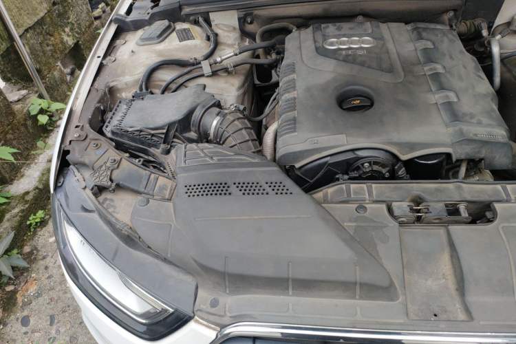 Used Audi A4L 2013 35 TFSI Automatic Comfort Model Engine Bay Right