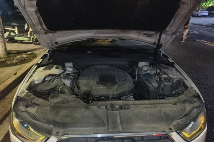 Used Audi A4L 2013 35 TFSI Automatic Standard Model Engine Bay