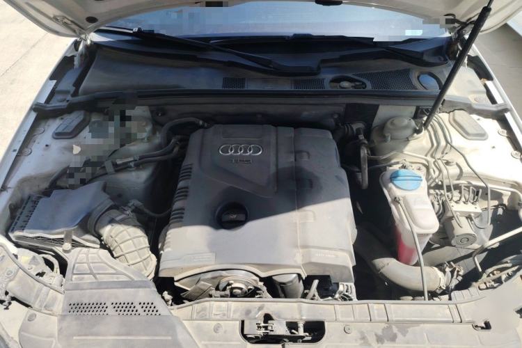 Used Audi A4L 2013 35 TFSI Automatic Standard Model Engine Bay