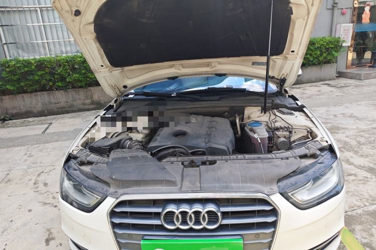 Used Audi A4L 2013 35 TFSI Automatic Technology Edition Engine Bay