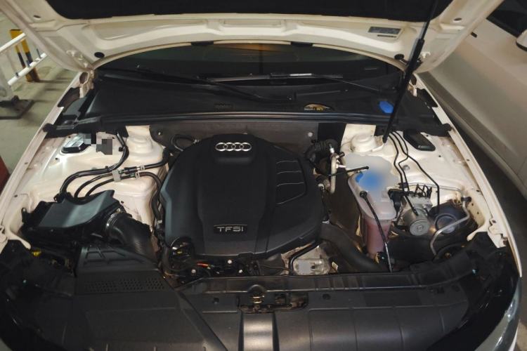 Used Audi A4L 2013 35 TFSI Automatic Comfort Model Engine Bay