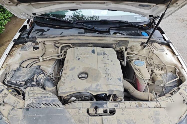 Used Audi A4L 2013 35 TFSI Automatic Standard Model Engine Bay