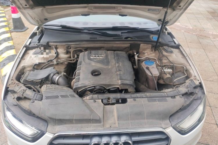 Used Audi A4L 2013 35 TFSI Automatic Standard Model Engine Bay