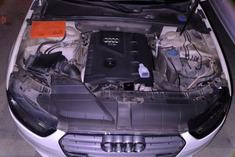 Used Audi A4L 2013 35 TFSI Automatic Standard Model Engine Bay
