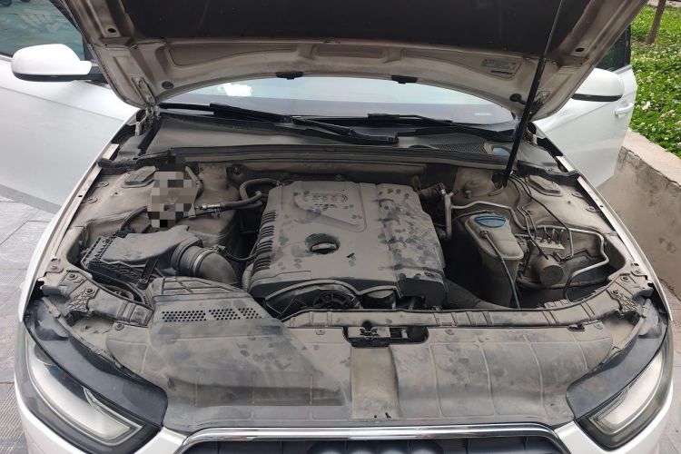 Used Audi A4L 2013 35 TFSI Automatic Standard Model Engine Bay