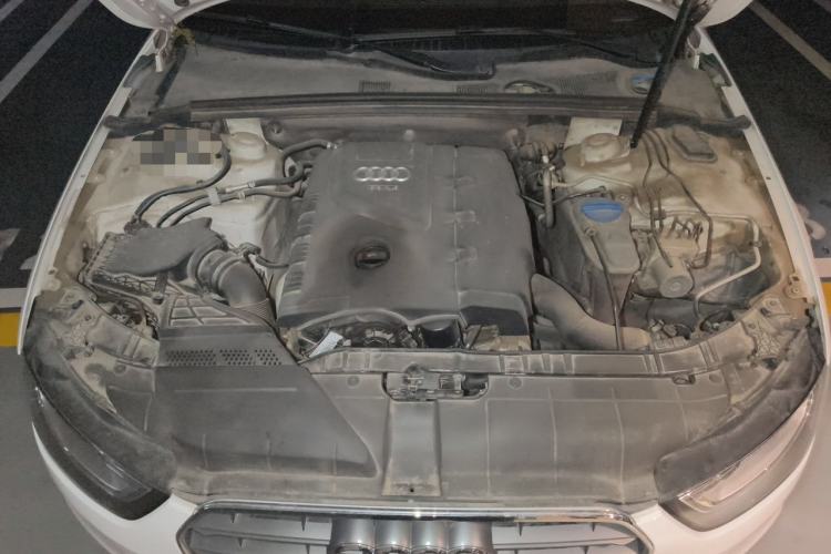 Used Audi A4L 2013 35 TFSI Automatic Standard Model Engine Bay