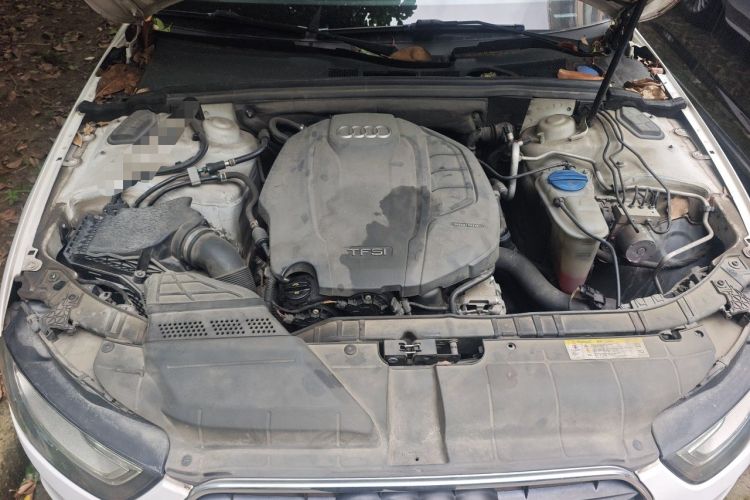 Used Audi A4L 2013 35 TFSI Automatic Technology Edition Engine Bay