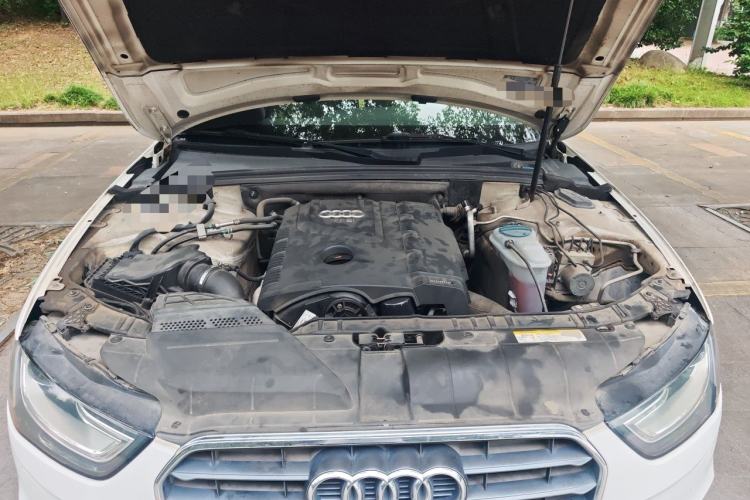 Used Audi A4L 2013 35 TFSI Automatic Standard Model Engine Bay