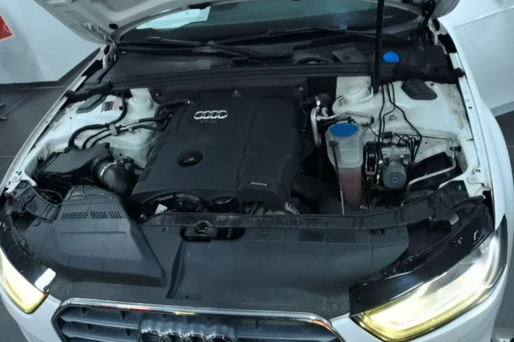 Used Audi A4L 2013 35 TFSI Automatic Standard Model Engine Bay