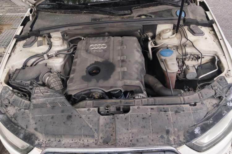 Used Audi A4L 2013 35 TFSI Automatic Comfort Model Engine Bay
