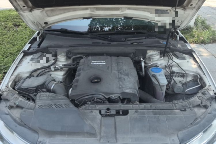 Used Audi A4L 2013 35 TFSI Automatic Standard Model Engine Bay