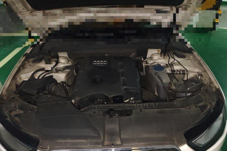 Used Audi A4L 2013 35 TFSI Automatic Comfort Model Engine Bay