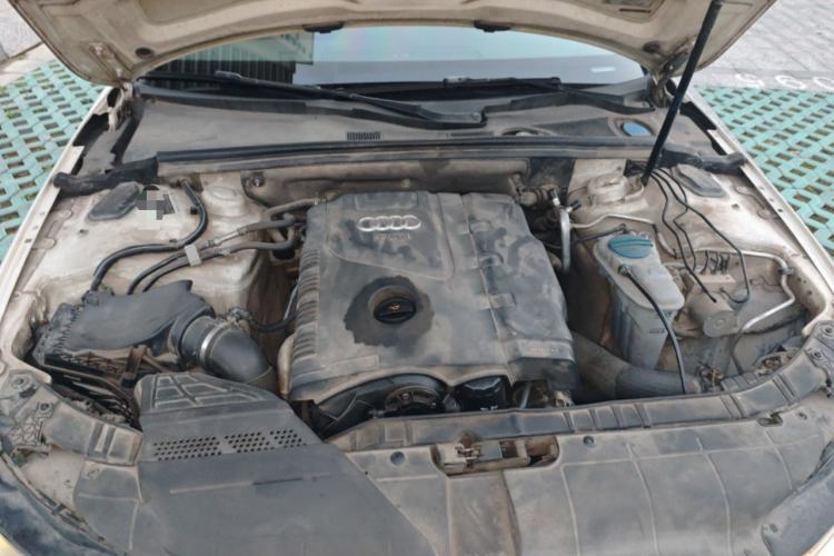 Used Audi A4L 2013 35 TFSI Automatic Technology Edition Engine Bay