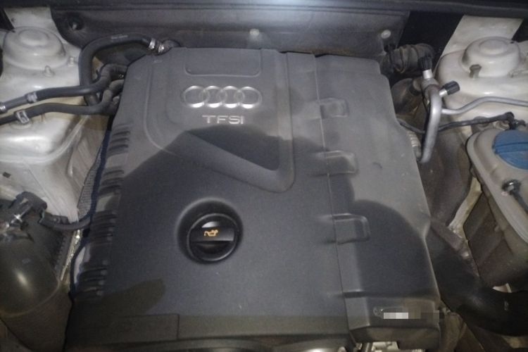 Used Audi A4L 2013 35 TFSI Automatic Standard Model Engine Bay