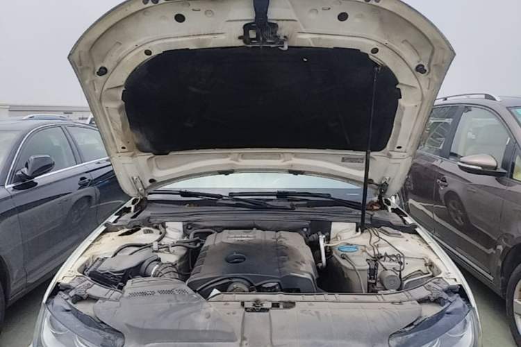 Used Audi A4L 2013 35 TFSI Automatic Comfort Model Engine Bay