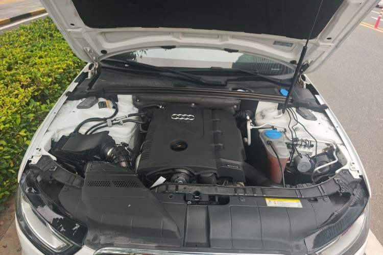 Used Audi A4L 2013 35 TFSI Automatic Comfort Model Engine Bay