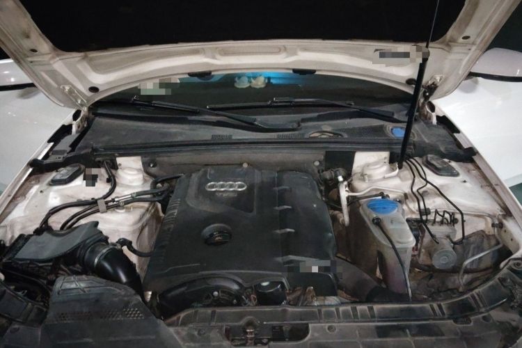 Used Audi A4L 2013 35 TFSI Automatic Standard Model Engine Bay
