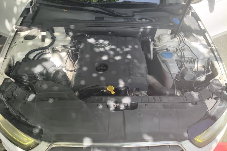 Used Audi A4L 2013 35 TFSI Automatic Standard Model Engine Bay