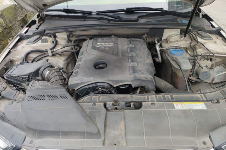 Used Audi A4L 2013 35 TFSI Automatic Comfort Model Engine Bay