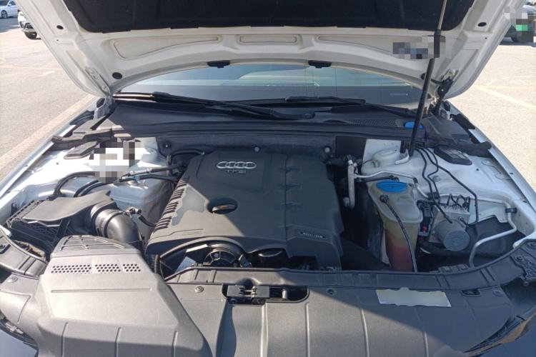 Used Audi A4L 2013 35 TFSI Automatic Standard Model Engine Bay