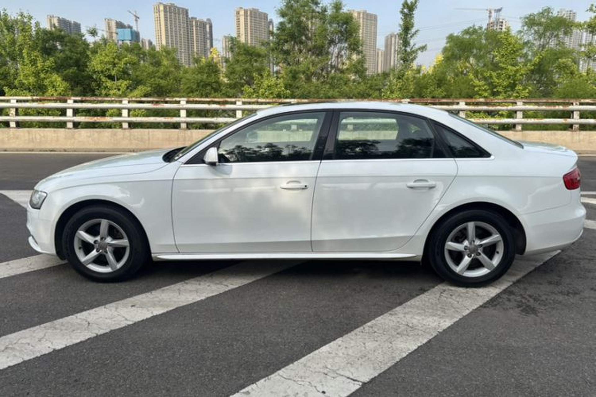 Used Audi A4L 2013 35 TFSI Automatic Comfort Model Exterior 5