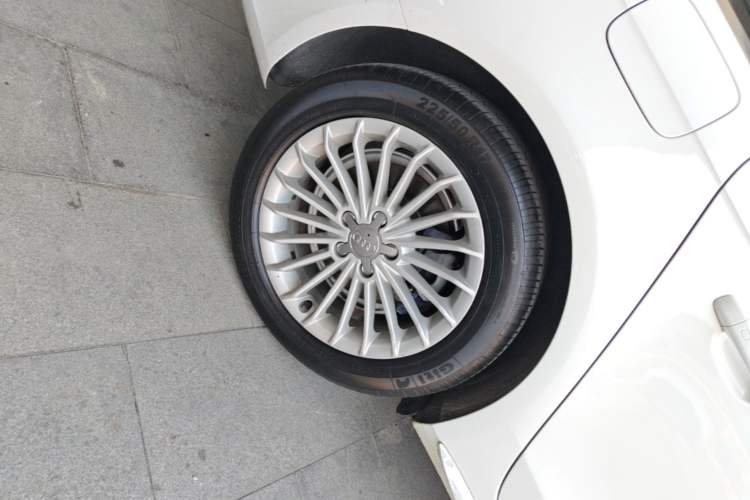 Used Audi A4L 2013 35 TFSI Automatic Standard Model Exterior 5