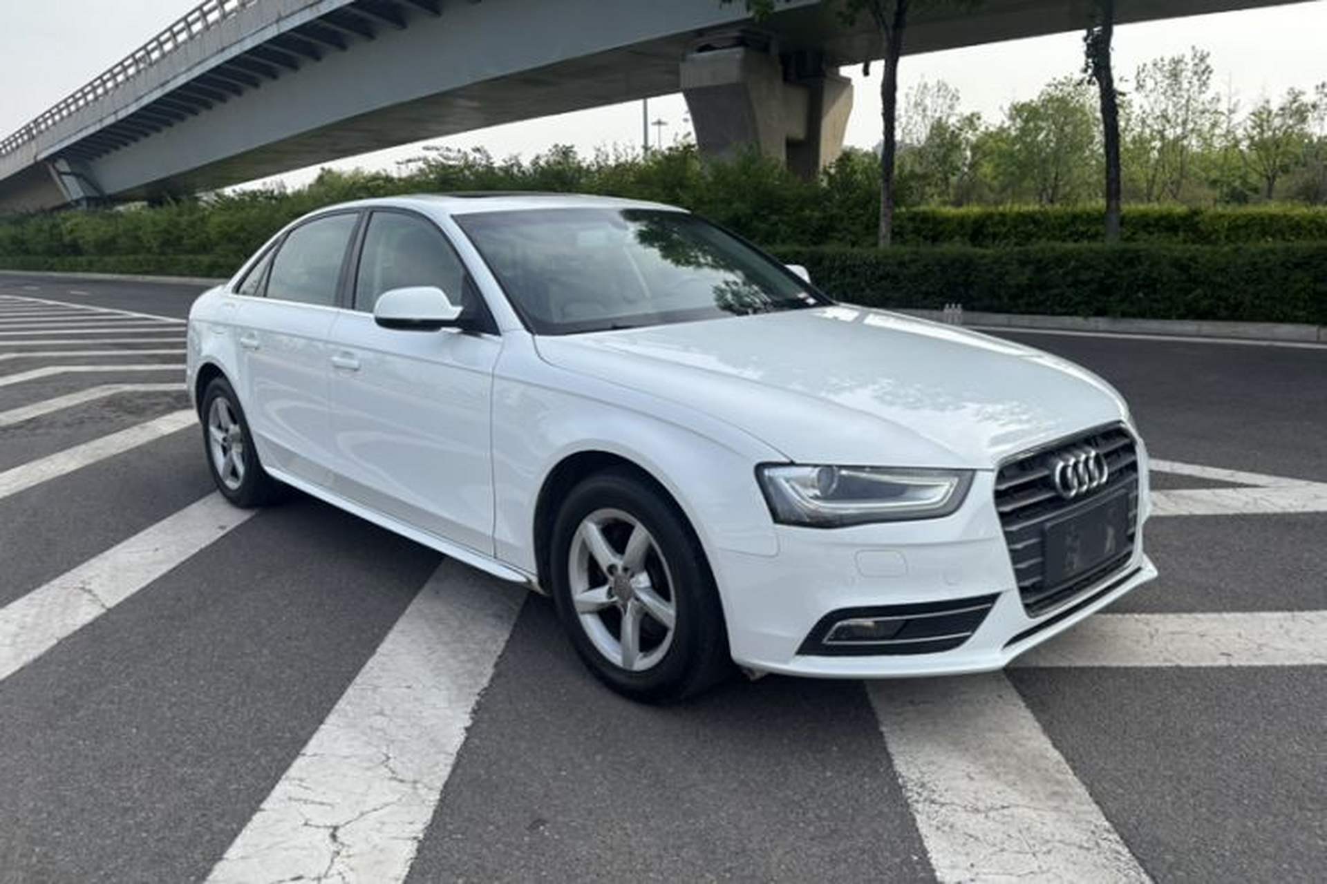 Used Audi A4L 2013 35 TFSI Automatic Comfort Model Exterior 6