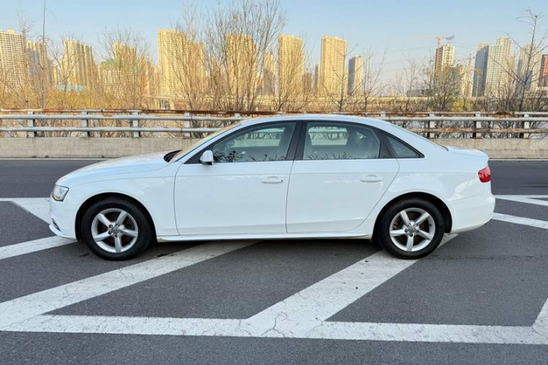Used Audi A4L 2013 35 TFSI Automatic Comfort Model Exterior 9