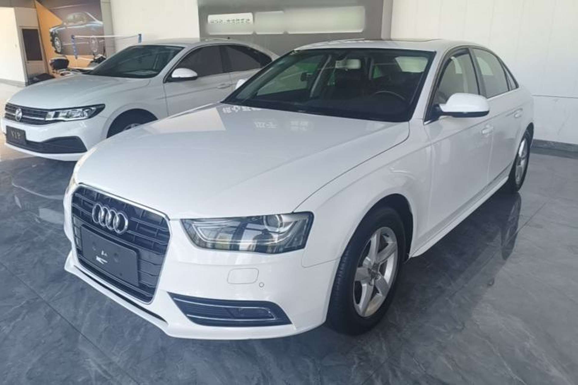 Used Audi A4L 2013 35 TFSI Automatic Comfort Model Front Left 45 Deg