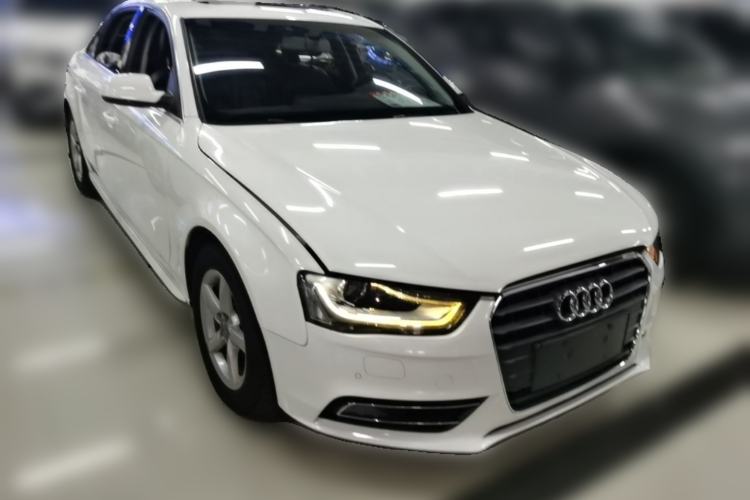 Used Audi A4L 2013 35 TFSI Automatic Comfort Model Front Right 45 Deg